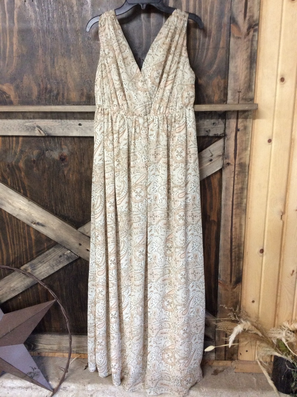 Sleeveless V-Neck Maxi Dress in Neutral Paisley